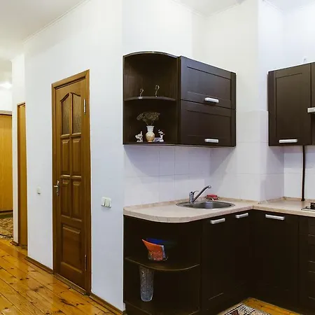Victory Square Apartment *